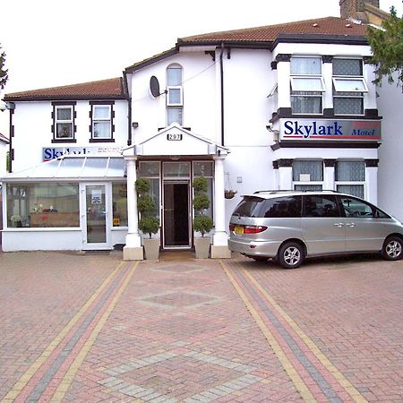 Skylark Guest House Хаунслоу Екстериор снимка
