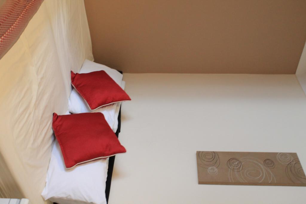 Skylark Guest House Хаунслоу Стая снимка